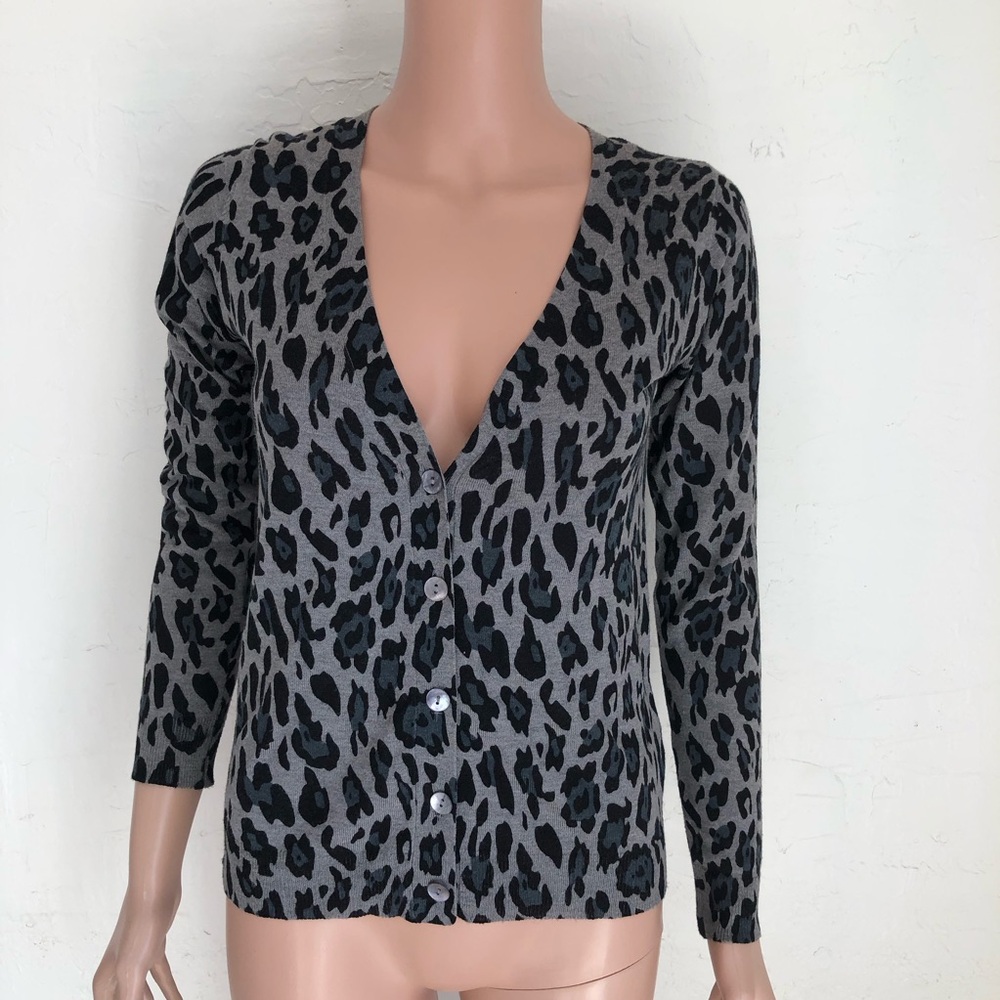 Zara-Knit Black/Gray Oasis Leopard V-Neck Cardigan Light Sweater Women’s Size S